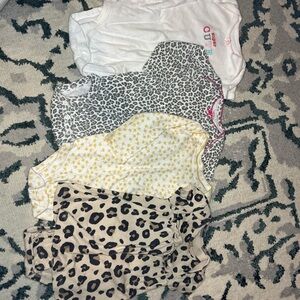 carters onesie Set 6 months